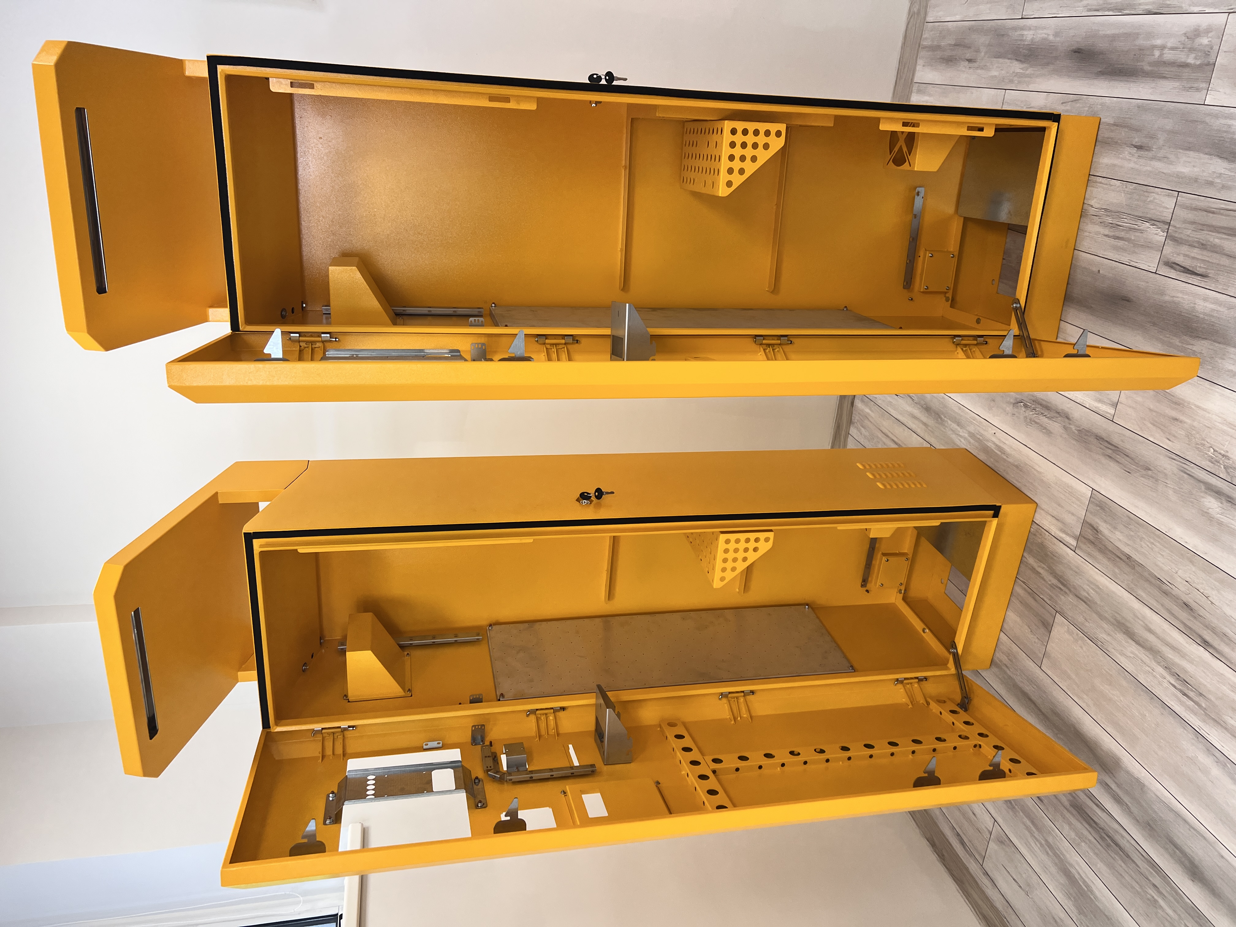Carcase de echipamente RAVCOM în producție, București Carcase de echipamente RAVCOM în producție, București